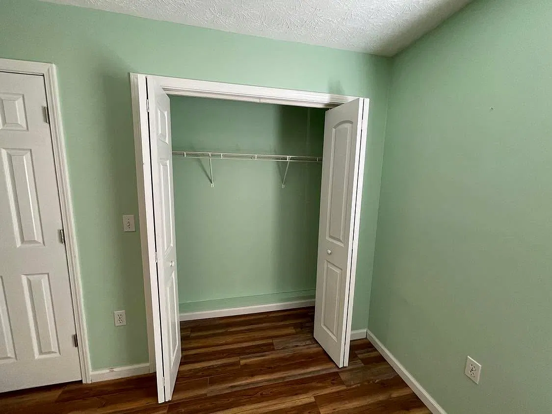 2 bed, 1100 sqft, $1,300 — Photo 3