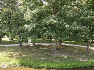 216 Beyers Lake Est, Pana, IL 62557