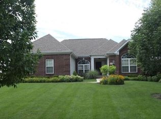 1637 Harrison Pond Dr, New Albany, OH 43054