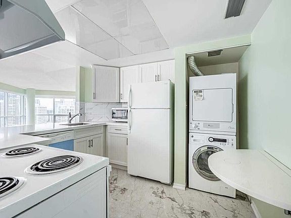 3rd image of 1001 Bay St #2104