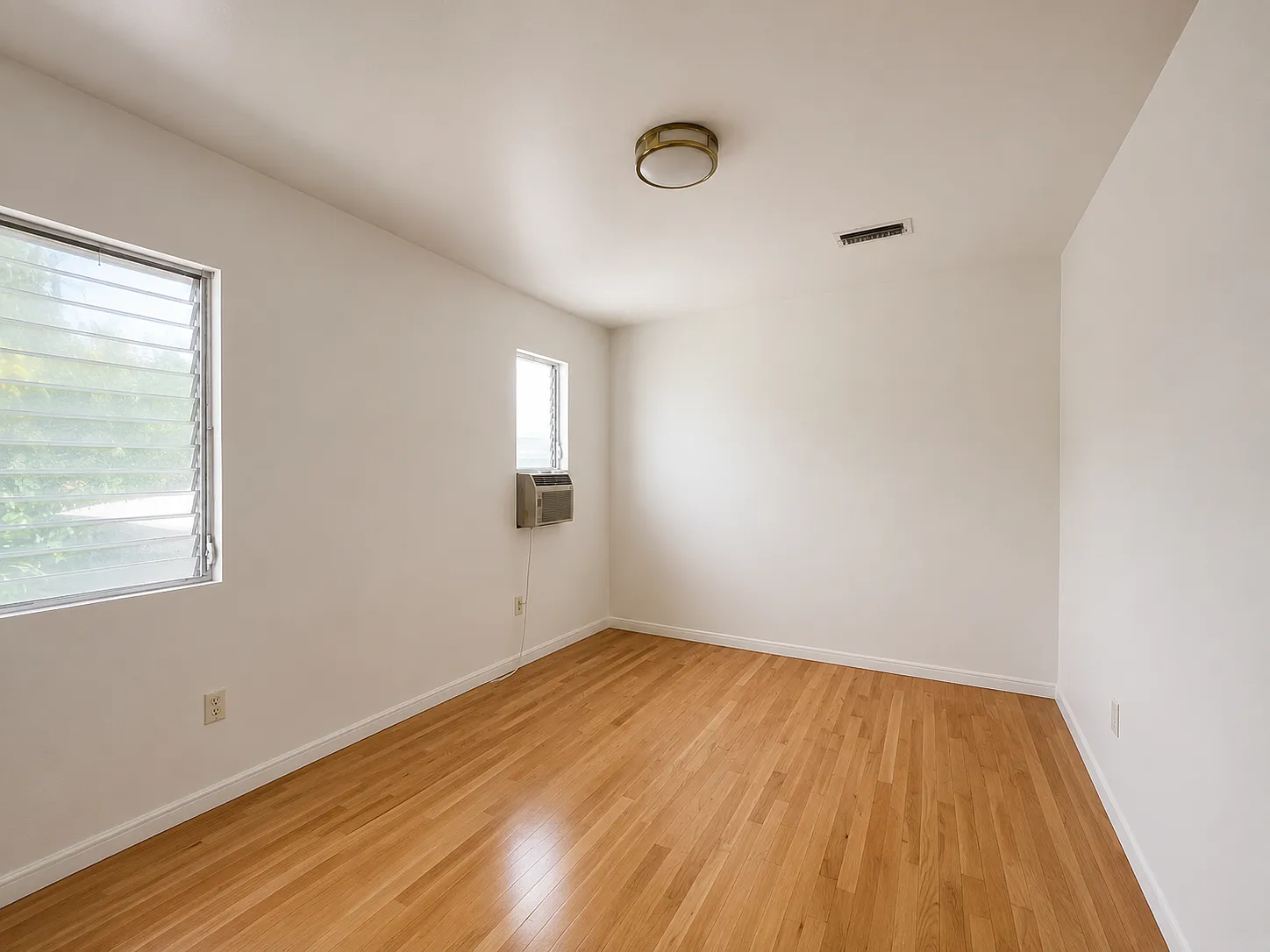 3 bed, 1500 sqft, $3,100 — Photo 2
