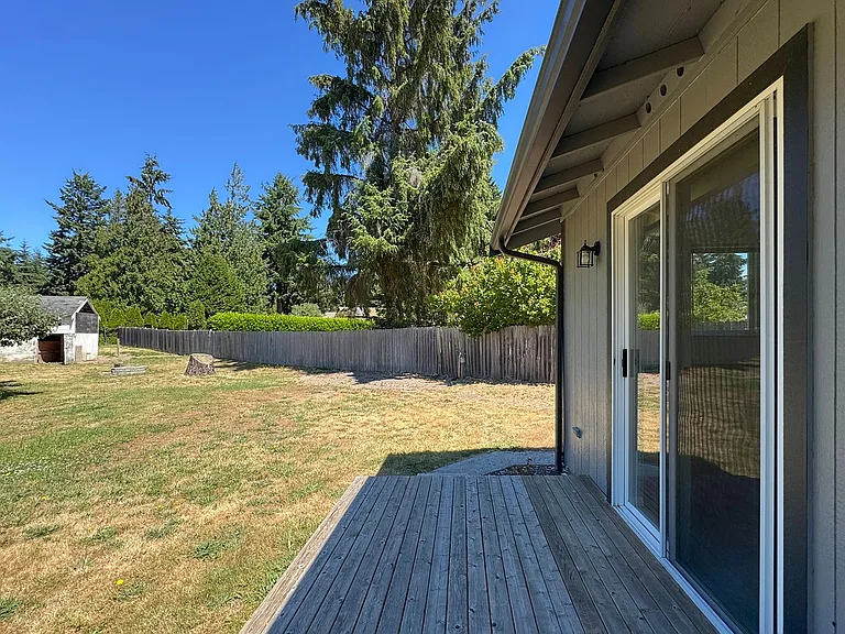100 W Robert Pl — Photo 44