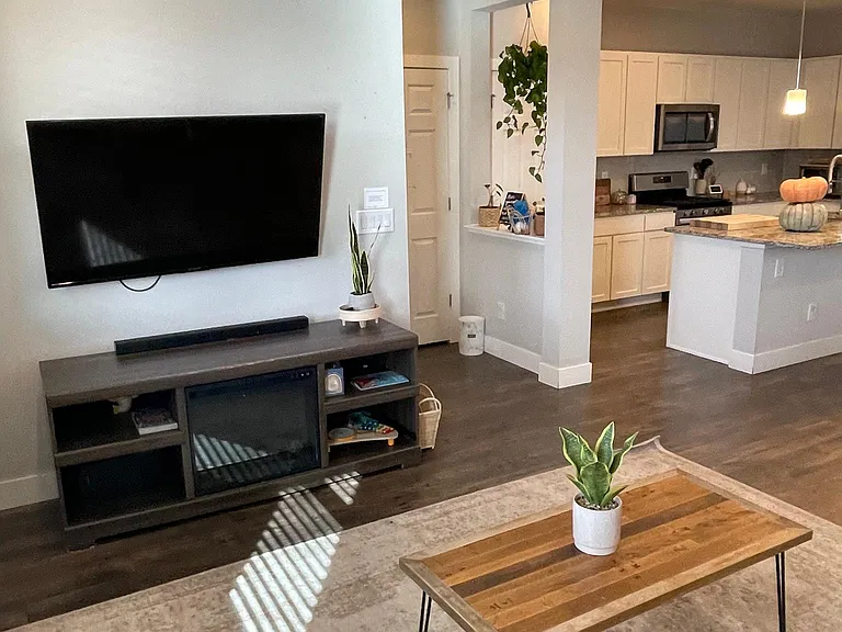 4726 Jasper St — Photo 10