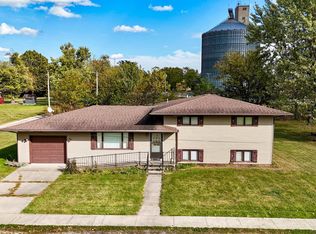322 S Jefferson St, Medaryville, IN 47957