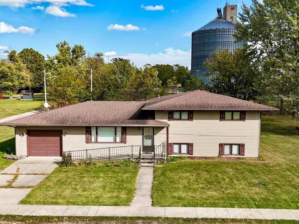 322 S Jefferson St, Medaryville, IN 47957