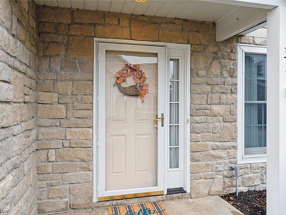 2nd image of 31 Canterbury Cir