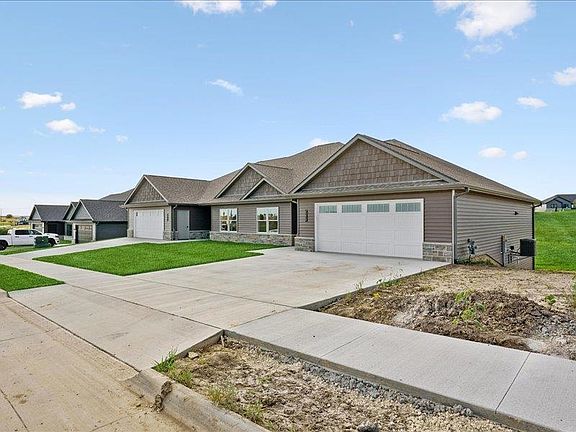2nd image of 265 Gavin Cir