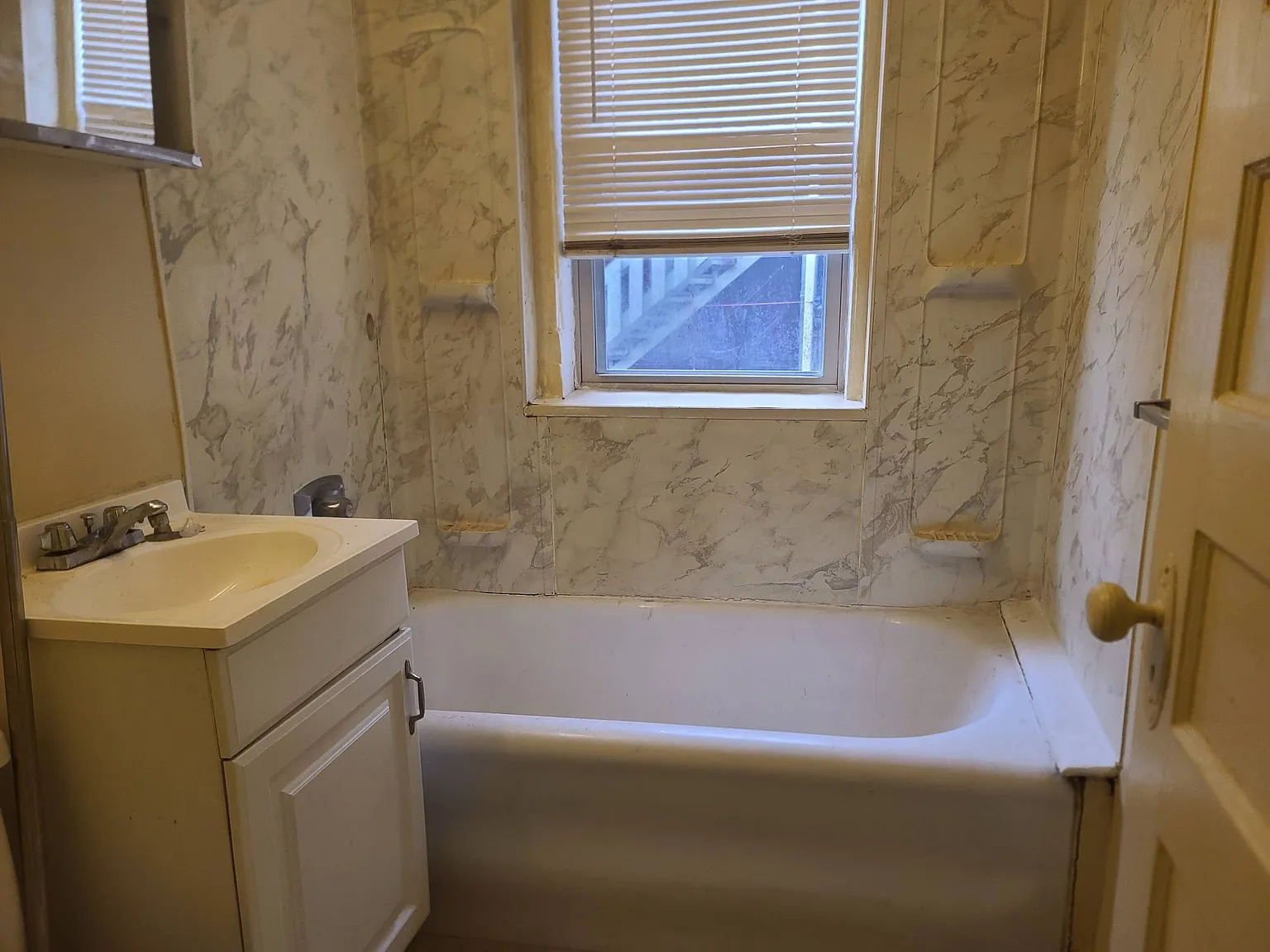 30-32 Willow St - 2C — Photo 2