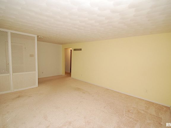 4th image of 2408 S Daycor Dr