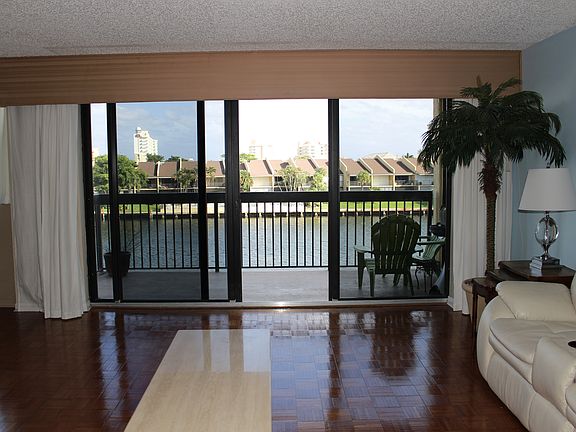 4th image of 2900 NE Forteen Street Cswy #307