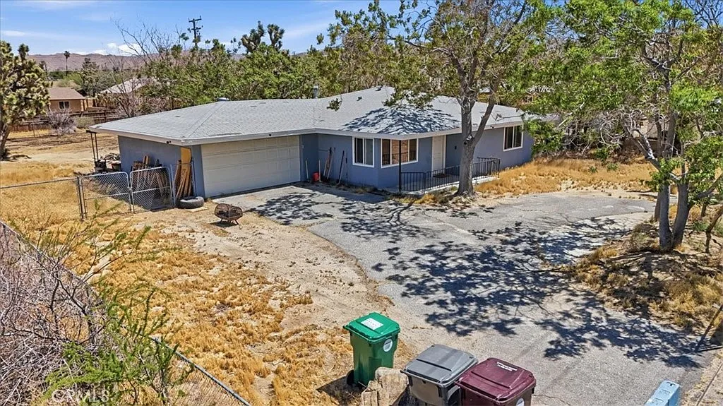 3 bed, 2.0 bath, 1304 sqft, $1,880 — Photo 4