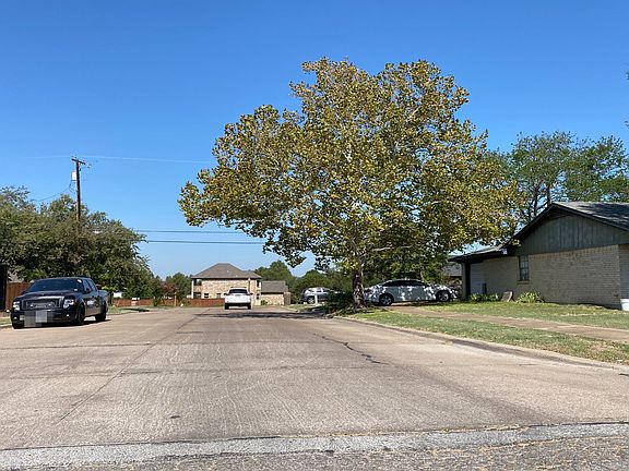 4th image of 913 Phillips Dr