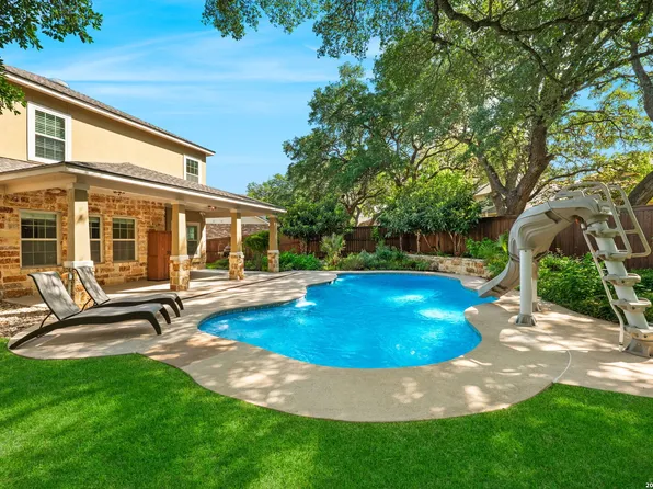 221 WINDSOR DR, Boerne, TX 78006