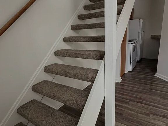 5th image of 7430 Becky Ct