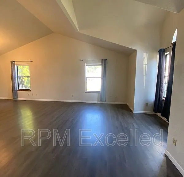 6135 36th St SE — Photo 6