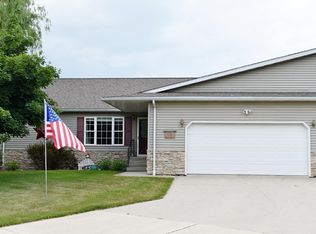418 S 4th St, Osage, IA 50461