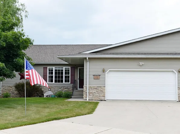 418 S 4th St, Osage, IA 50461