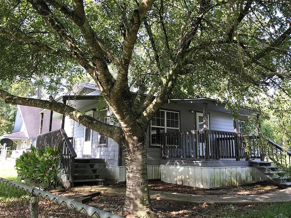 1st image of 22 Pine Hollow Dr