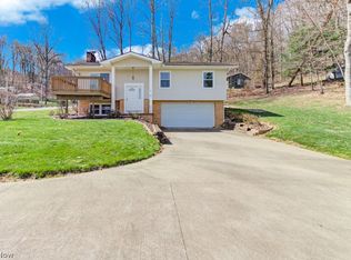 63 W Mohawk Dr, Malvern, OH 44644