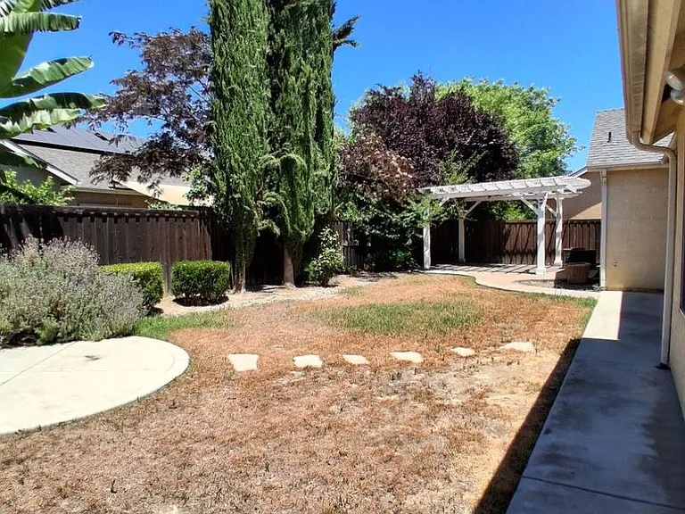 551 Lester Ave — Photo 29