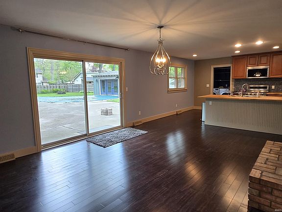 5th image of 54519 Whispering Oak Dr