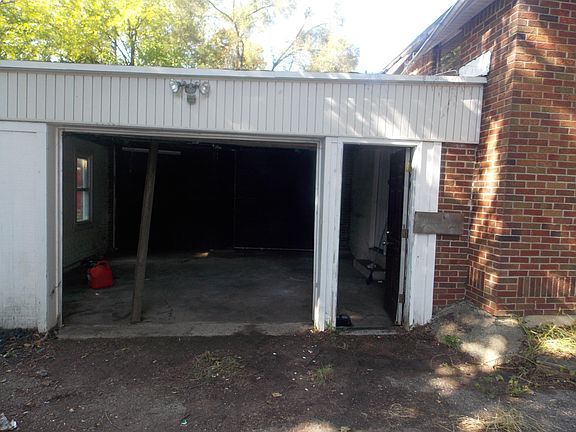 5th image of 325 Voorheis St