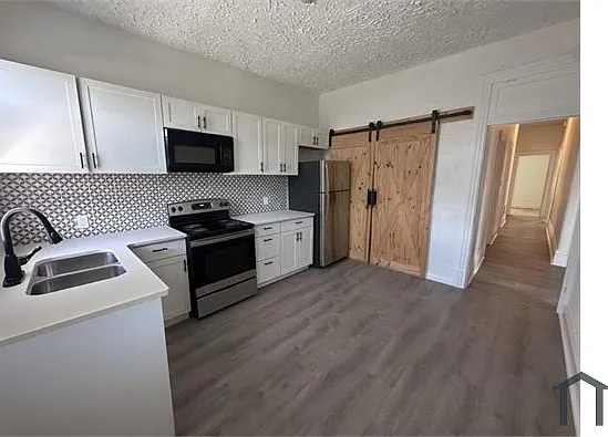 2906 Victor St #2F — Photo 3