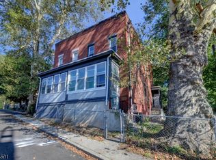 14 Church Pl, East Orange, NJ 07017
