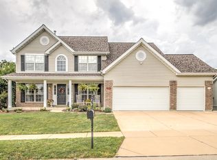 517 Oakwood Dr, Fenton, MO