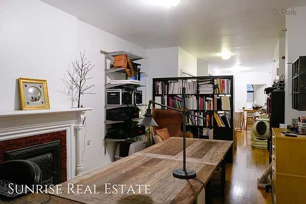 Rented by Sunrise Real Estate | media 3
