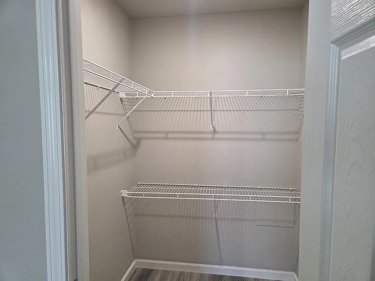 Willow Grove Apartments — Photo 31