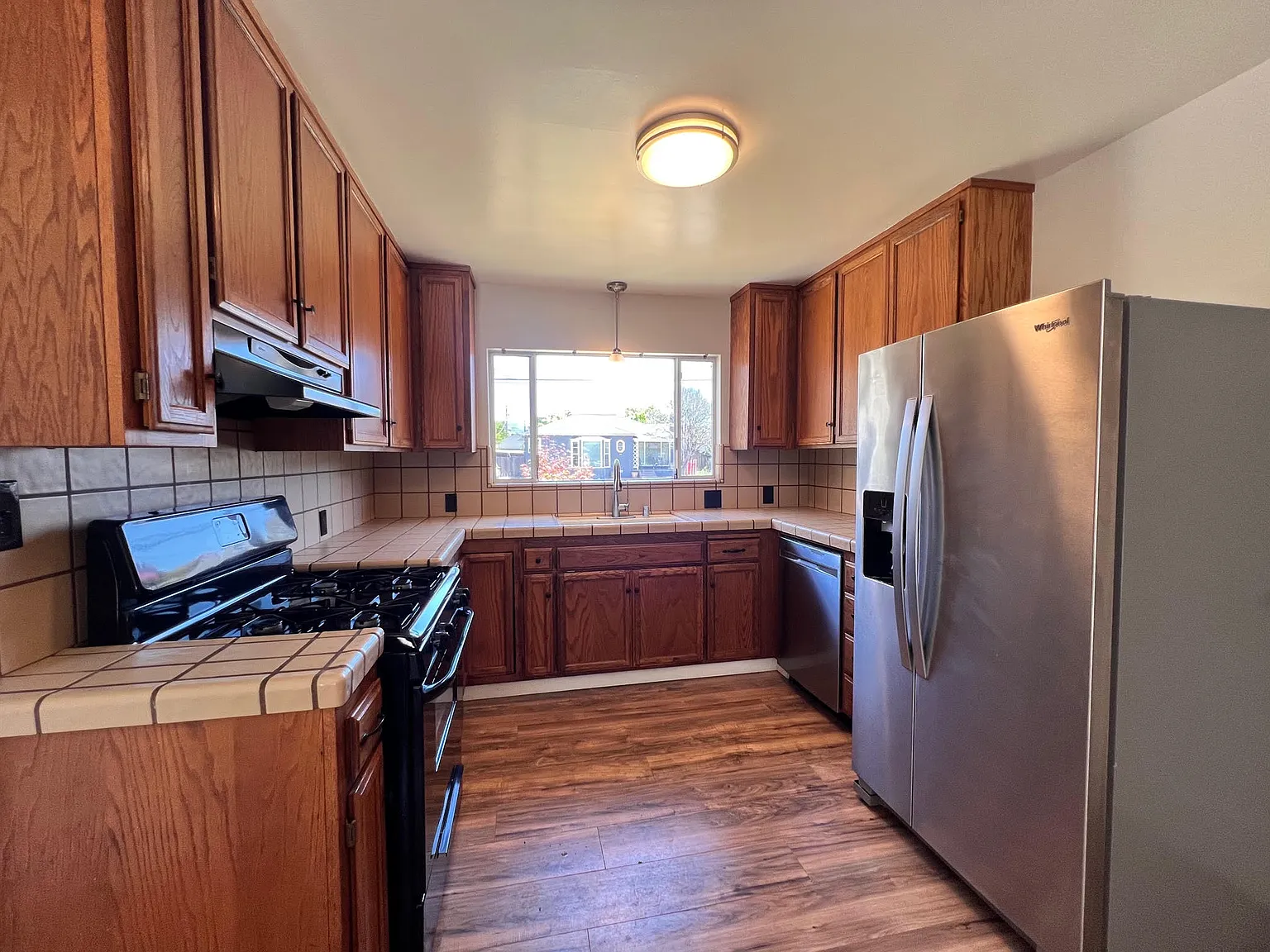 3 bed, 1517 sqft, $4,000 — Photo 2