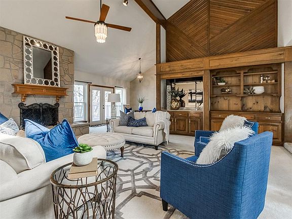 3rd image of 808 Richmond Rd