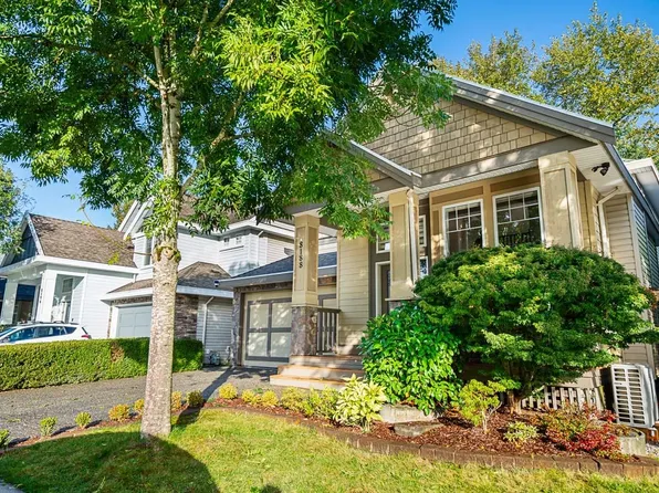 8188 211th St, Langley, BC V2Y 0E4