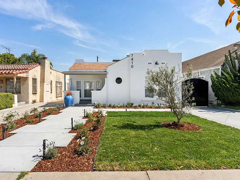 7410 S Hobart Blvd — Photo 26