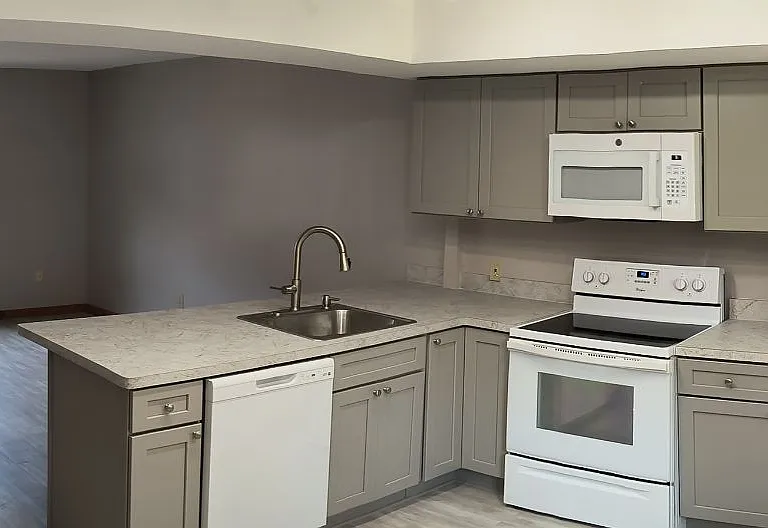 1430 Russell Rd #29 — Photo 1