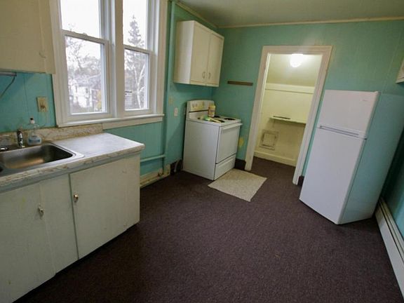 2nd image of 130 Essex St APT D