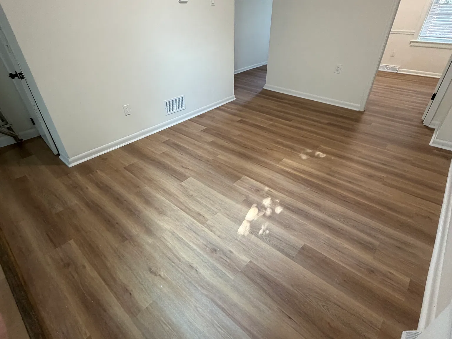 3 bed, 775 sqft, $1,750 — Photo 2
