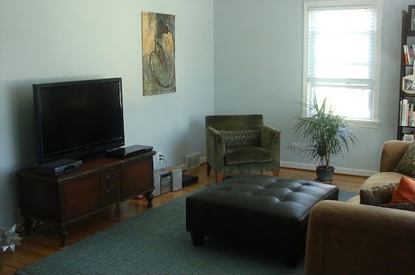 Bright, open livingroom