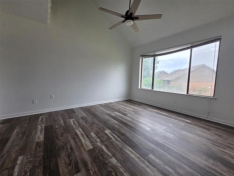 1038 Signal Ridge Pl — Photo 18