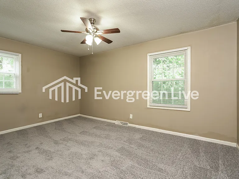 3771 Spaulding Dr — Photo 6