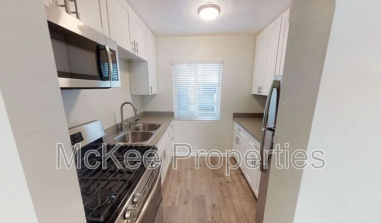 206 Fir St — Photo 3