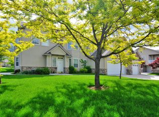 904 Courtyard Ln, Centerville, UT 84014