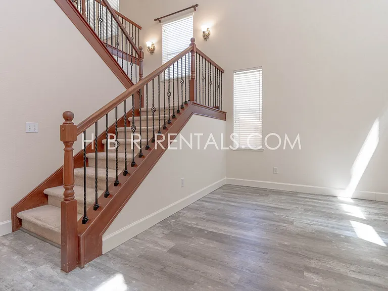 1825 Saint Moritz Ct — Photo 18
