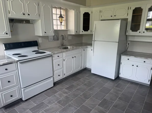 423 Mauch Chunk St, Tamaqua, PA 18252