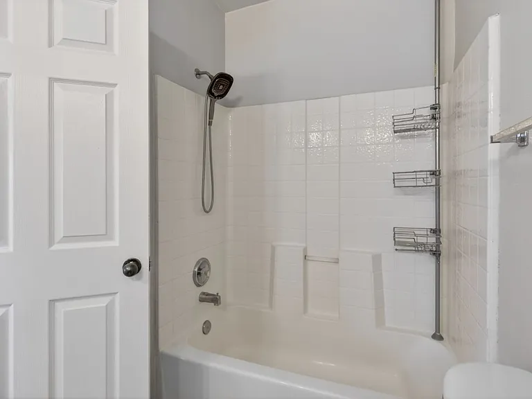 340 E Ashley St — Photo 16