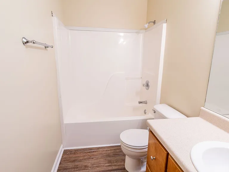 414 Madison Ave NW — Photo 10
