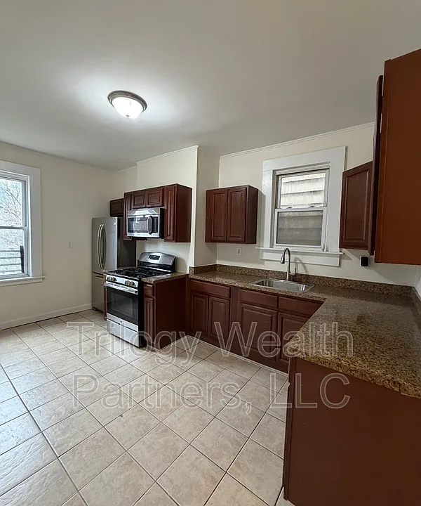 58 S 13th St #2