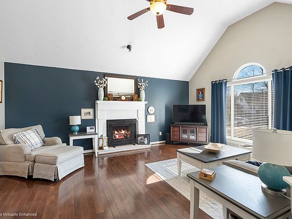 5th image of 301 Oakwood Cv