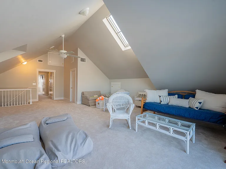 128 Park Ave — Photo 20